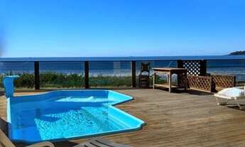 Imagem 6: Casa para aluguel possui 200 metros quadrados com 5 quartos em Praia de Bombas - Bombinhas