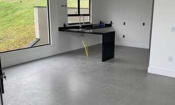 Imagem 2: Casa de condomínio sobrado para venda possui 239 metros quadrados com 4 quartos