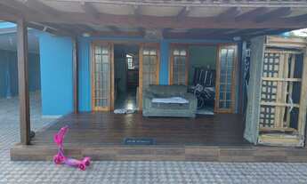 Imagem: Casa na quadra do mar 100 metros