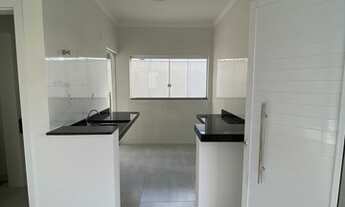 Imagem 2: Casa linda a venda, com possibilidade de entrar no Programa Casa Verde a Amarela. 60 m qua