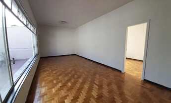 Imagem 7: Casa para aluguel e venda possui 312 metros quadrados com 4 quartos