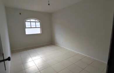 Imagem 9: Casa filé nos Cavaleiros c/ 4qts, send 1suíte, 2brs, 2vgs, quintal, amrs pnjds