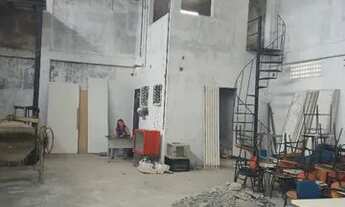 Imagem 5: Alugo Galpão Galpão / depósito com aluguel por R$1.800 /mês