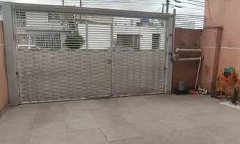 Imagem 3: Sobrado triplex com 04 dormitórios sendo uma suite Sítio Cercado - Curitiba - PR