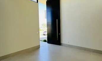 Imagem 5: Casa de condomínio térrea para venda possui 253 metros quadrados com 4 quartos