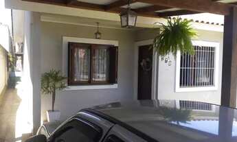 Imagem: Casa semi-germinada, próximo a mercado