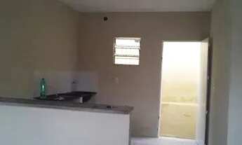 Imagem 3: Casa simples, dois quartos, banheiro, garagem