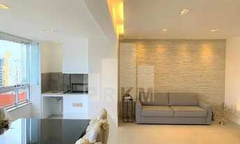 Imagem 7: ITAIM BIBI - Apartamento reformado e charmoso em rua sem saída. Três suítes, três vagas, 1