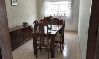 Imagem 3: Sobrado para aluguel e venda possui 230 metros quadrados com 3 quartos