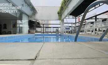 Imagem: Linda cobertura plana de 360m² com piscina