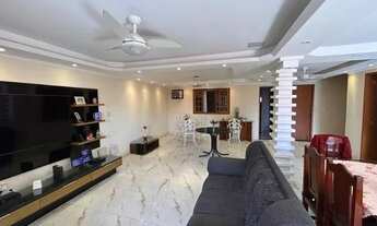 Imagem 4: Casa Triplex Frente de Rua com 08 Quartos, Piscina e Terraço com Área Gourmet