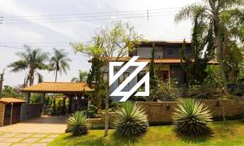 Imagem 5: Casa de 900 m² com 3 dormitórios,1 suíte Master,1 suíte, Sala de lareira, Sala de jantar à