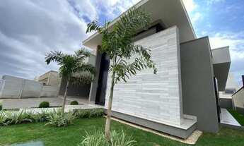 Imagem 3: Casa de condomínio térrea para venda possui 253 metros quadrados com 4 quartos