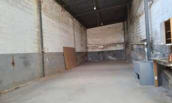 Imagem 7: Galpao com 180 m2. Do lado do metro