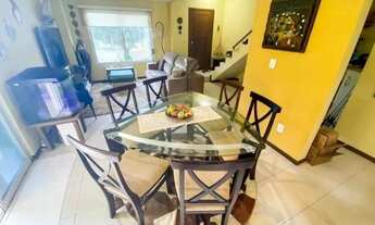 Imagem 4: Casa a venda no campeche possui 3 dormitórios sendo 1 suite, localizada dentro de loteamen