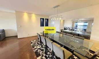 Imagem 4: Apartamento Mobiliado para Locação com 220m² e 4 Dormitórios em Condomínio Completo