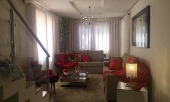 Imagem 4: Belíssima casa de dois andares em ótima localização