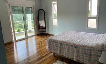 Imagem 4: Casa de condomínio para venda tem 550 metros quadrados com 4 quartos