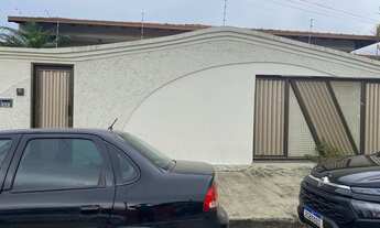 Imagem: Casa para aluguel e venda - 04 Quartos