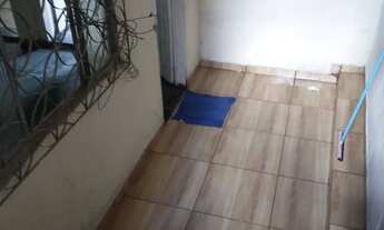 Imagem: Aluga casa de 2 quartos,sala cozinha banheiro