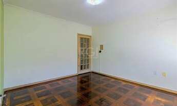 Imagem 4: Apartamento de dois dormitórios, dois banheiros, no bairro Rio Branco em Porto Alegre