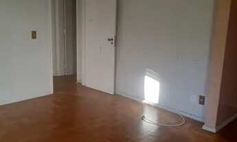 Imagem 2: L1237 Ótimo Apartamento 2 Dormitórios, Dep. Empregada, Frente, Elevador, Box Coberto Próx