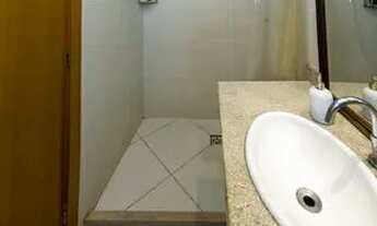 Imagem 6: 2 Quartos, andar alto, porteira fechada ,nascente ,78m² , 2 garagens .Próximo a clinica D