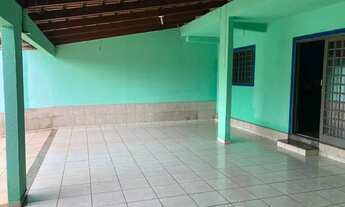 Imagem 2: Casa para venda possui 180 metros quadrados com 4 quartos em Santa Efigênia - Caldas Novas