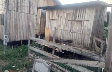 Imagem 2: Casa de madeira Casa com 1 dormitório