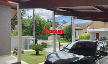 Imagem: Casa de condomínio térrea Armarios planejados