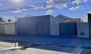 Imagem 3: Vende-se casa residencial com sala comercial no Setor Criméia Oeste Casa de Rua com 3 Quar