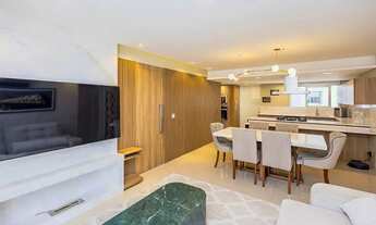 Imagem 2: The Square finamente decorado em andar alto!