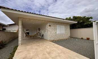 Imagem: Casa na Barra do Saí com 2 Quartos e Amplo