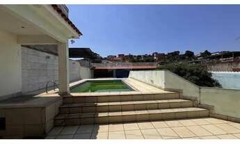 Imagem: Casa de 420mº com 5 quartos à venda por