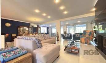 Imagem 4: Casa em condomínio com pátio, piscina, 3 suítes e 2 vagas