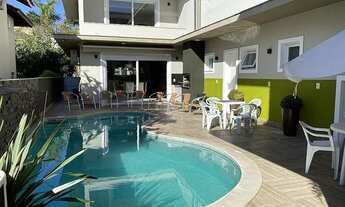 Imagem 2: Aluguel de Temporada! Casa de 07 dormitórios, om piscina e próxima ao Open Shopping