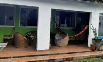 Imagem 2: Casa com amplo terreno em via principal!