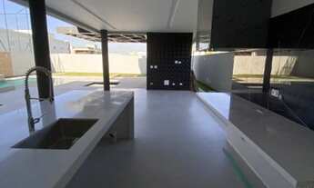 Imagem 3: Lindo sobrado 04 suítes no condomínio Golf!