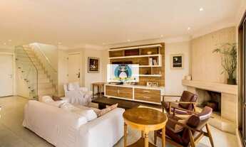 Imagem 2: Lindo Ap. Cobertura Duplex c 265m2, mobiliado, 3 suítes, 6 banh., 3 vagas, piscina, churra