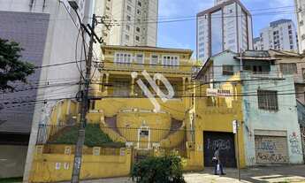 Imagem: Lourdes Casarão clássico com 450 m²