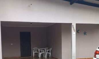 Imagem: Casa germinada com amplo terreno à 500m