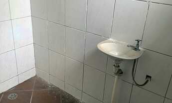 Imagem 7: Casa de 02 cômodos com área de serviço individual em excelente localização