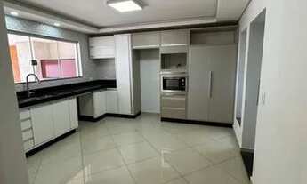 Imagem 7: Sobrado para Venda em Campo Mourão, Jardim Flora II, 3 dormitórios, 1 suíte, 1 banheiro, 2