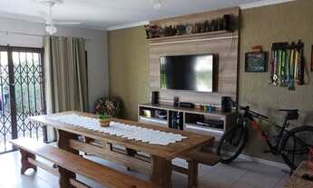 Imagem 1: Casa para venda possui 170 metros quadrados com 4 quartos em Jardim Santo André - São Paul