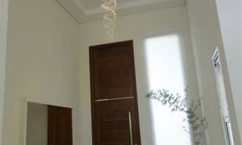 Imagem 2: Casa com muito verde no Residencial Villa Lombarda, em Valinhos - SP