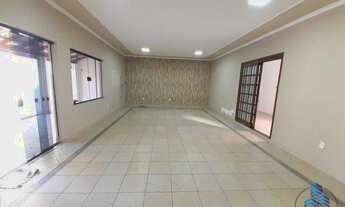 Imagem 4: Sobrado para aluguel e venda tem 352 metros quadrados com 4 quartos