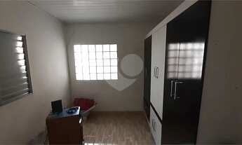 Imagem 5: Casa a Venda na Vila Guarani com 02 dormitórios, 01 banheiro e 01 vaga de garagem