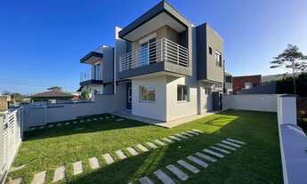 Imagem 3: Sobrado para Venda em Garopaba, Village, 3 dormitórios, 1 suíte, 3 banheiros