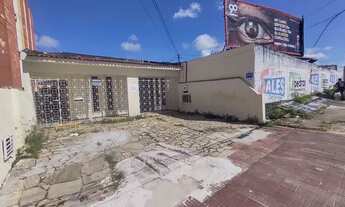 Imagem 2: Casa para aluguel possui 250 metros quadrados com 4 quartos em Suíssa - Aracaju - SE