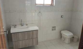 Imagem 6: Sobrado para aluguel e venda possui 230 metros quadrados com 3 quartos